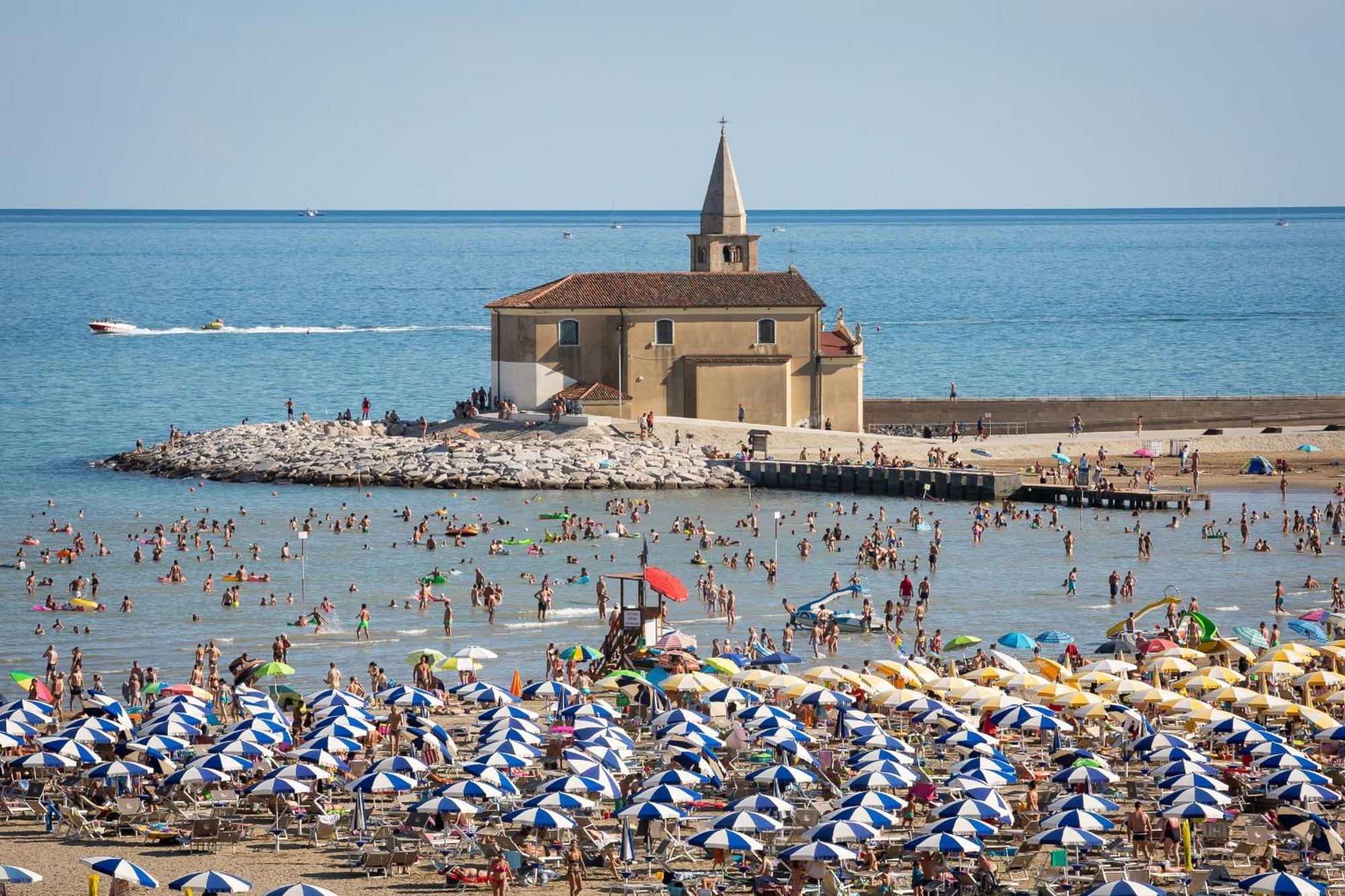 Ferrari Apartments Ponente Caorle Dış mekan fotoğraf